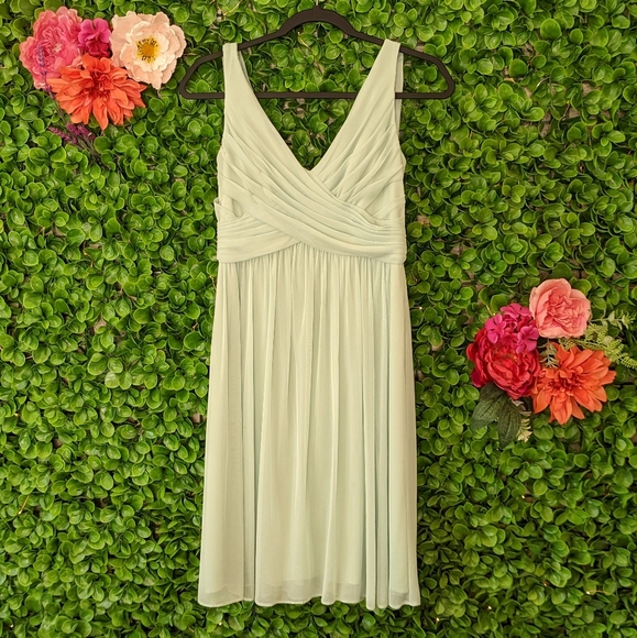 David's Bridal Grecian dress Meadow size 6 - Picture 1 of 6
